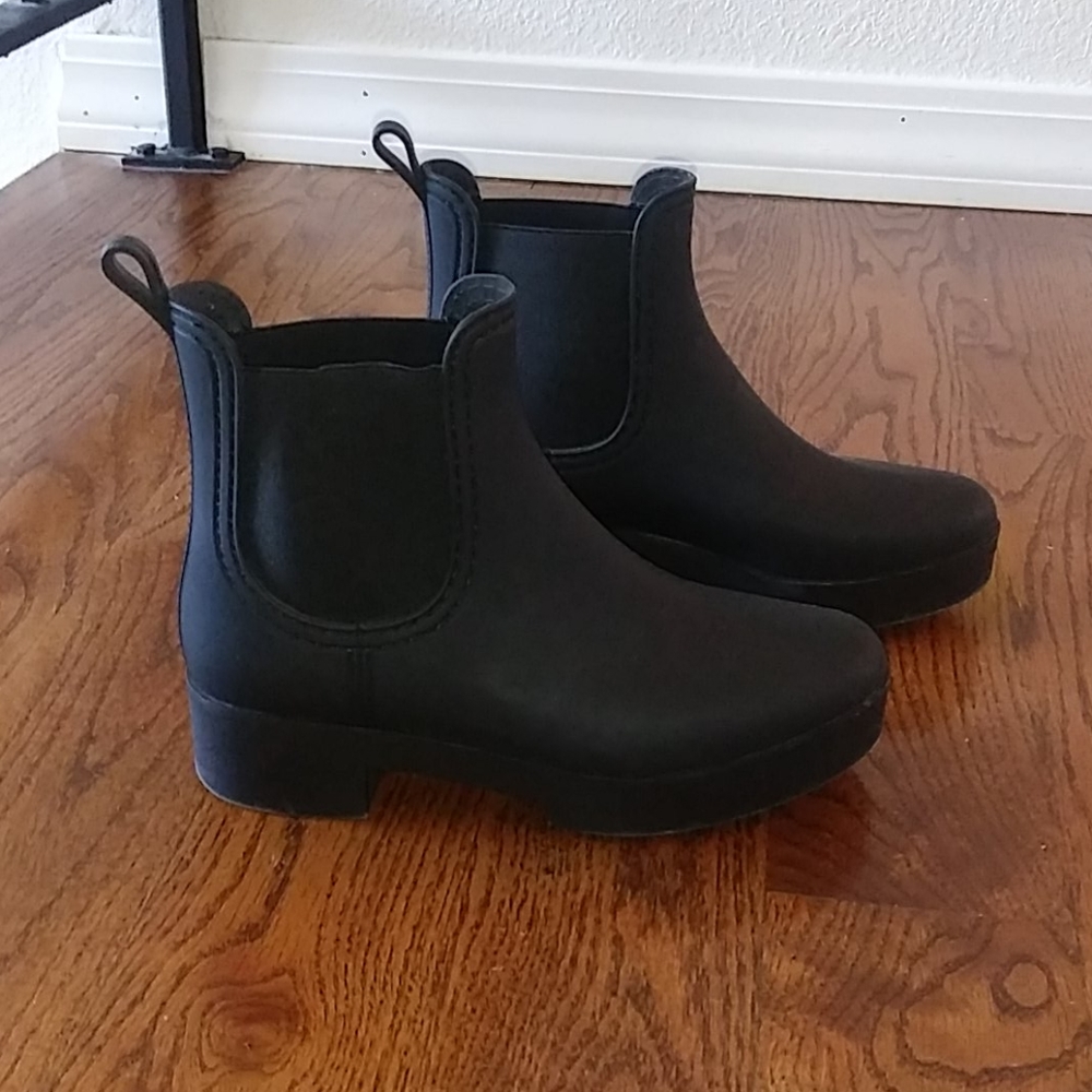 JEFFREY CAMPBELL

CLOUDY RAIN BOOT BLACK MATTE